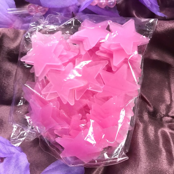 ✨ 100 glow in the dark stars ✨ - Picture 7 of 8